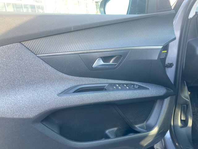 Peugeot 3008 Active Pack 130 +Kamera+Bluetooth+EPH+SHZ+ Peugeot 3008 Active Pack 130 +Kamera+Bluetooth+EPH+SHZ+