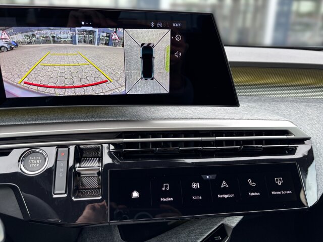 Peugeot E-3008 GT 210 74kW +11kWOBC+Navi+SHZ Peugeot E-3008 GT 210 74kW +11kWOBC+Navi+SHZ