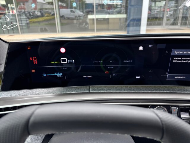 Peugeot E-3008 GT 210 74kW +11kWOBC+Navi+SHZ Peugeot E-3008 GT 210 74kW +11kWOBC+Navi+SHZ