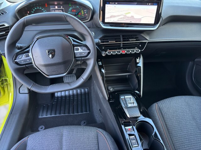 Peugeot E-208 Business 136 11 KW Charger+SHZ+Kamera+EPH Peugeot E-208 Business 136 11 KW Charger+SHZ+Kamera+EPH