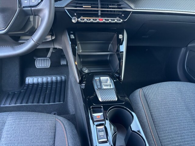 Peugeot E-208 Business 136 11 KW Charger+SHZ+Kamera+EPH Peugeot E-208 Business 136 11 KW Charger+SHZ+Kamera+EPH