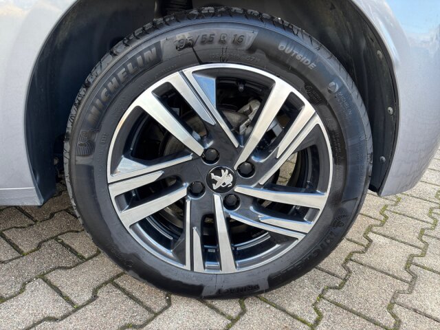 Peugeot 208 1.2 PT 100 Allure Pack Navi+SHZ+EPH+Kamera Peugeot 208 1.2 PT 100 Allure Pack Navi+SHZ+EPH+Kamera