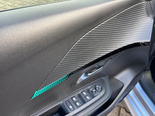 Peugeot 208 1.2 PT 100 Allure Pack Navi+SHZ+EPH+Kamera Peugeot 208 1.2 PT 100 Allure Pack Navi+SHZ+EPH+Kamera