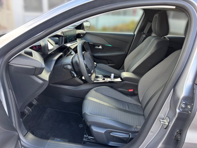 Peugeot 208 1.2 PT 100 Allure Pack Navi+SHZ+EPH+Kamera Peugeot 208 1.2 PT 100 Allure Pack Navi+SHZ+EPH+Kamera