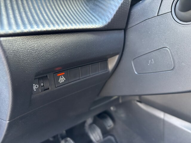 Peugeot 208 1.2 PT 100 Allure Pack Navi+SHZ+EPH+Kamera Peugeot 208 1.2 PT 100 Allure Pack Navi+SHZ+EPH+Kamera