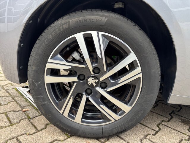 Peugeot 208 Allure Pack 100 Navi+Kamera+SHZ+EPH Peugeot 208 Allure Pack 100 Navi+Kamera+SHZ+EPH
