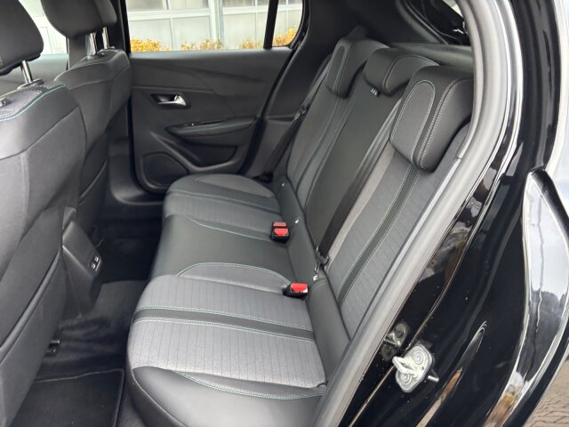 Peugeot e208 Allure 136 +11 KW OBC+LED+EPH+SHZ+ Peugeot e208 Allure 136 +11 KW OBC+LED+EPH+SHZ+