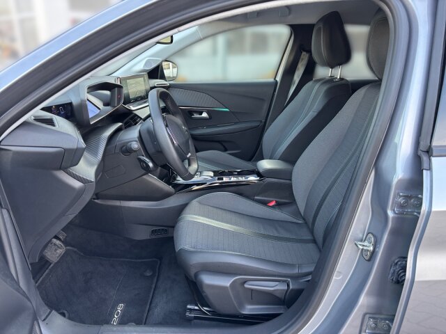 Peugeot e208 136 Allure Pack 11 KW Charger+Navi+SHZ+EPH Peugeot e208 136 Allure Pack 11 KW Charger+Navi+SHZ+EPH