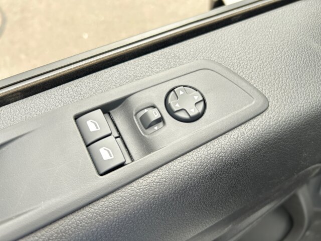 Opel Vivaro 2.0 D L AHZV Allwetterreifen Opel Vivaro 2.0 D L AHZV Allwetterreifen