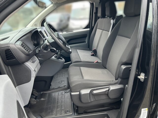 Opel Vivaro 2.0 D L Doka Flexspace 6-Sitzer Klima Opel Vivaro 2.0 D L Doka Flexspace 6-Sitzer Klima