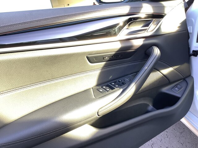 BMW 5er - 520 i Mild Hybrid Luxury Line Automatik (BDK) BMW 5er - 520 i Mild Hybrid Luxury Line Automatik (BDK)