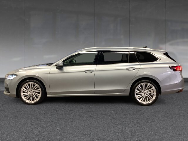 Skoda SUPERB COMBI SELECTION 2,0 TDI DSG * AHK*MATRIX* Skoda SUPERB COMBI SELECTION 2,0 TDI DSG * AHK*MATRIX*