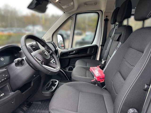 Opel Movano 2.2 D Doka Kasten 6-Sitzer L3 H2 Klimaautomatik Allwetter AHK (Mietw.) Opel Movano 2.2 D Doka Kasten 6-Sitzer L3 H2 Klimaautomatik Allwetter AHK (Mietw.)