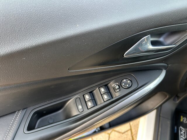 Opel Grandland 1.2 Turbo Elegance Automatik Leder Allwetter Opel Grandland 1.2 Turbo Elegance Automatik Leder Allwetter