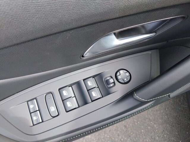 Peugeot 408 GT 145 +360°Kamera+Alcantara+ Peugeot 408 GT 145 +360°Kamera+Alcantara+