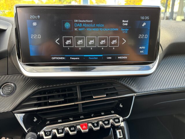 Peugeot 208 Allure Pack 100 Navi+SHZ+ECO-LED Peugeot 208 Allure Pack 100 Navi+SHZ+ECO-LED