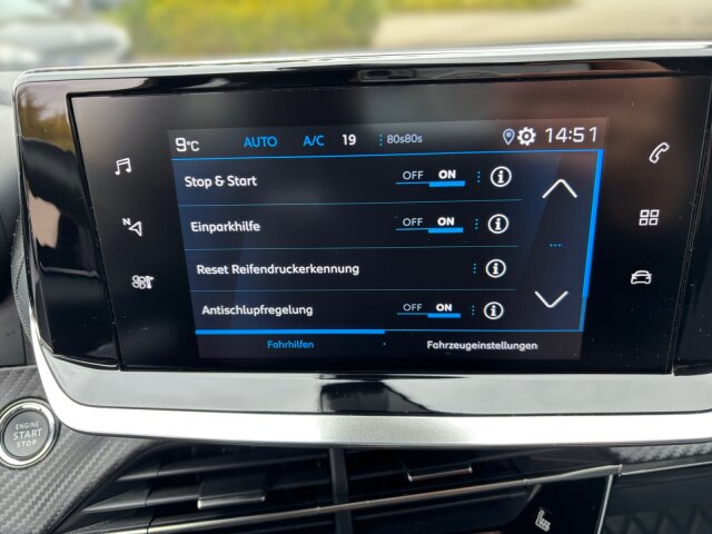 Peugeot 2008 Allure 100 PureTech +Kamera+LED+SHZ+AHK+ Peugeot 2008 Allure 100 PureTech +Kamera+LED+SHZ+AHK+