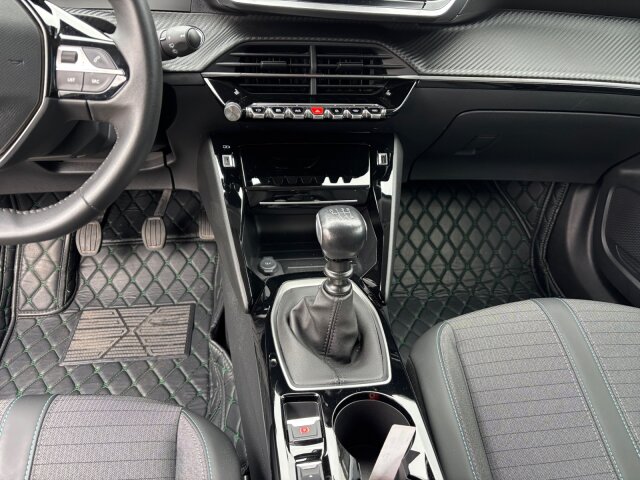 Peugeot 2008 Allure 100 PureTech +Kamera+LED+SHZ+AHK+ Peugeot 2008 Allure 100 PureTech +Kamera+LED+SHZ+AHK+