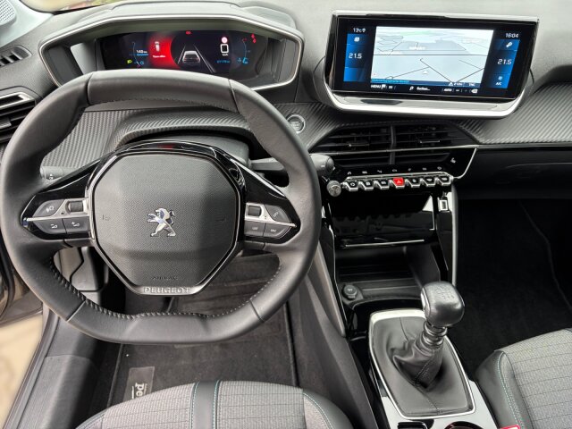 Peugeot 208 Allure Pack 100 +Kamera+Nai+SHZ+EPH+ Peugeot 208 Allure Pack 100 +Kamera+Nai+SHZ+EPH+