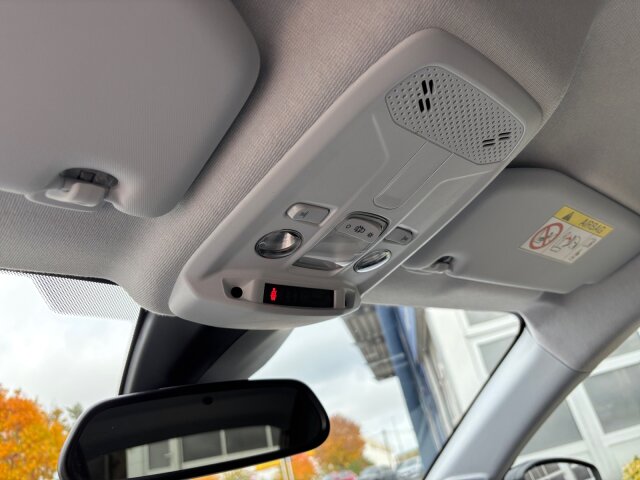 Peugeot 208 Allure Pack 100 +Kamera+Nai+SHZ+EPH+ Peugeot 208 Allure Pack 100 +Kamera+Nai+SHZ+EPH+