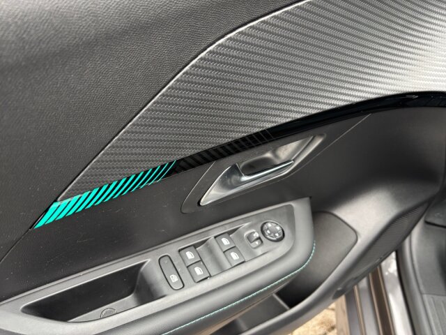 Peugeot 208 Allure Pack 100 +Kamera+Nai+SHZ+EPH+ Peugeot 208 Allure Pack 100 +Kamera+Nai+SHZ+EPH+