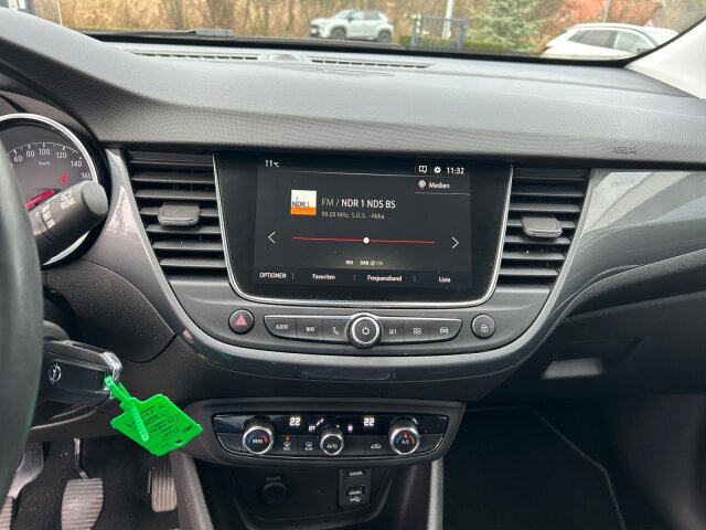 Opel Crossland 1.2 Turbo Elegance Klimaautomatik Sitzheizung 130PS Opel Crossland 1.2 Turbo Elegance Klimaautomatik Sitzheizung 130PS