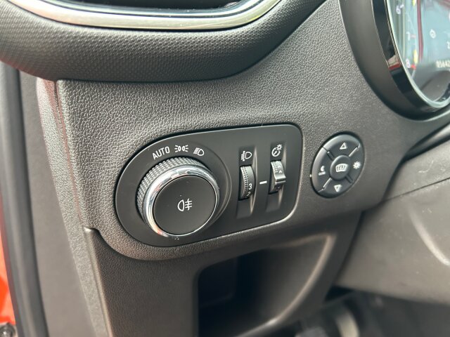 Opel Crossland 1.2 Turbo Elegance Klimaautomatik Sitzheizung 130PS Opel Crossland 1.2 Turbo Elegance Klimaautomatik Sitzheizung 130PS