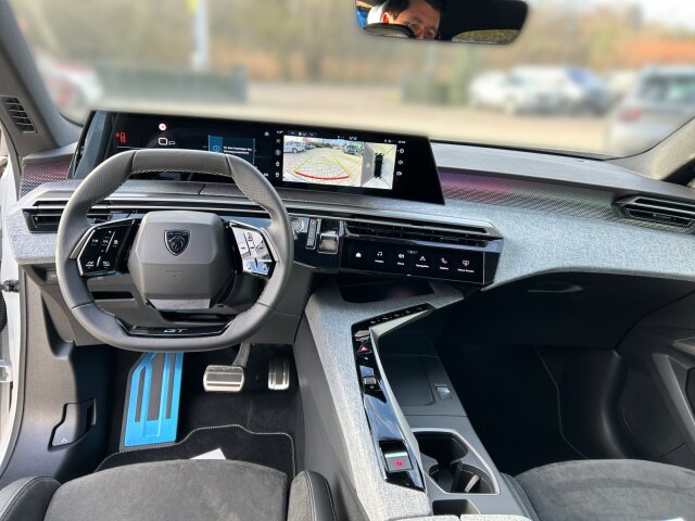 Peugeot 3008 GT 145 +Winter-Paket+Pano-Navi+SHZ+Kamera Peugeot 3008 GT 145 +Winter-Paket+Pano-Navi+SHZ+Kamera
