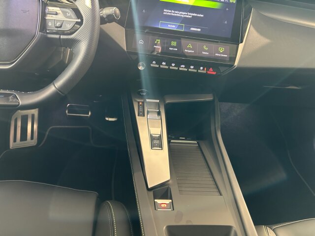 Peugeot 308SW GT 145 eDSC +NAVI+360°Kamera+Pano-Dach Peugeot 308SW GT 145 eDSC +NAVI+360°Kamera+Pano-Dach