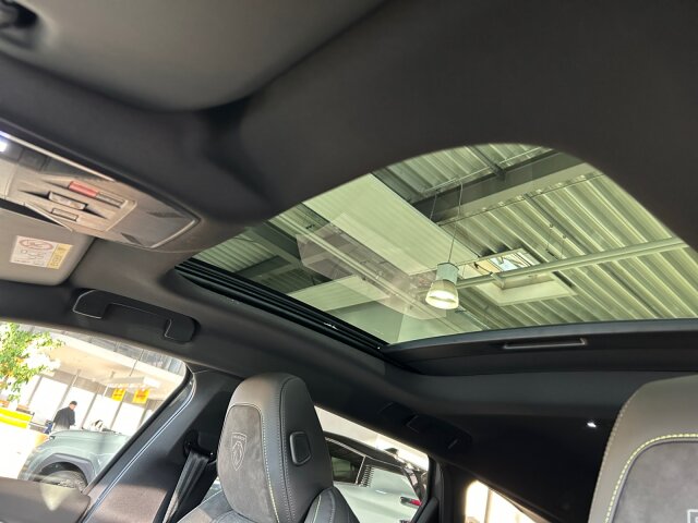 Peugeot 308SW GT 145 eDSC +NAVI+360°Kamera+Pano-Dach Peugeot 308SW GT 145 eDSC +NAVI+360°Kamera+Pano-Dach