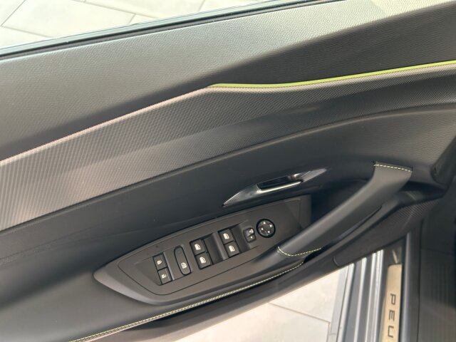 Peugeot 308SW GT 145 eDSC +NAVI+360°Kamera+Pano-Dach Peugeot 308SW GT 145 eDSC +NAVI+360°Kamera+Pano-Dach