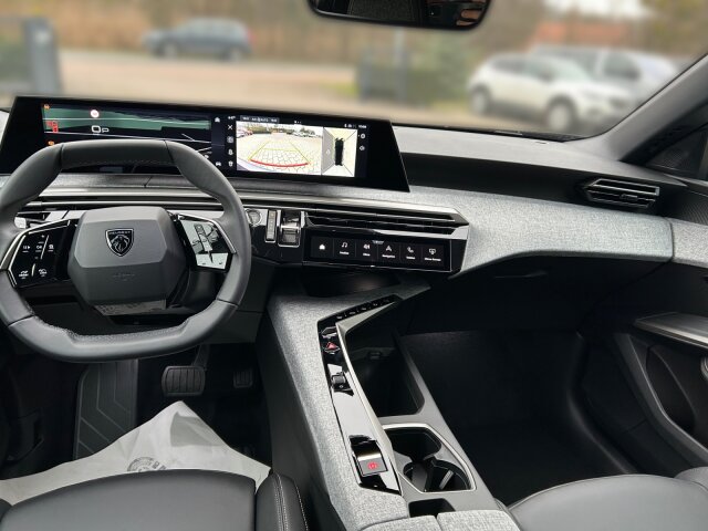 Peugeot 5008 Allure Business 145 +SHZ+LED+Kamera+GJR+ Peugeot 5008 Allure Business 145 +SHZ+LED+Kamera+GJR+