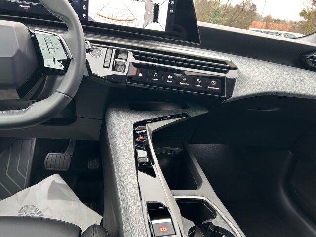 Peugeot 5008 Allure Business 145 +SHZ+LED+Kamera+GJR+ Peugeot 5008 Allure Business 145 +SHZ+LED+Kamera+GJR+