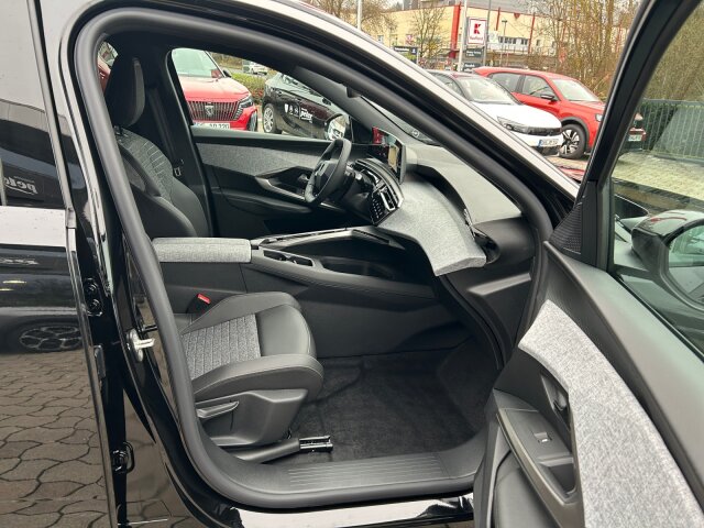 Peugeot 5008 Allure Business 145 +SHZ+LED+Kamera+GJR+ Peugeot 5008 Allure Business 145 +SHZ+LED+Kamera+GJR+