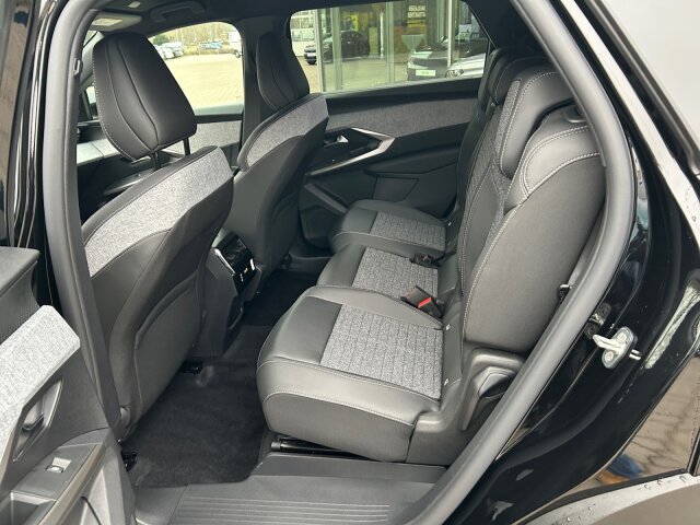 Peugeot 5008 Allure Business 145 +SHZ+LED+Kamera+GJR+ Peugeot 5008 Allure Business 145 +SHZ+LED+Kamera+GJR+