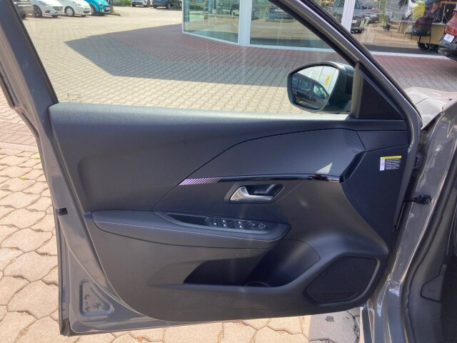 Peugeot 208 Allure 110 +Navi+180°Kamera+SHZ+ Peugeot 208 Allure 110 +Navi+180°Kamera+SHZ+