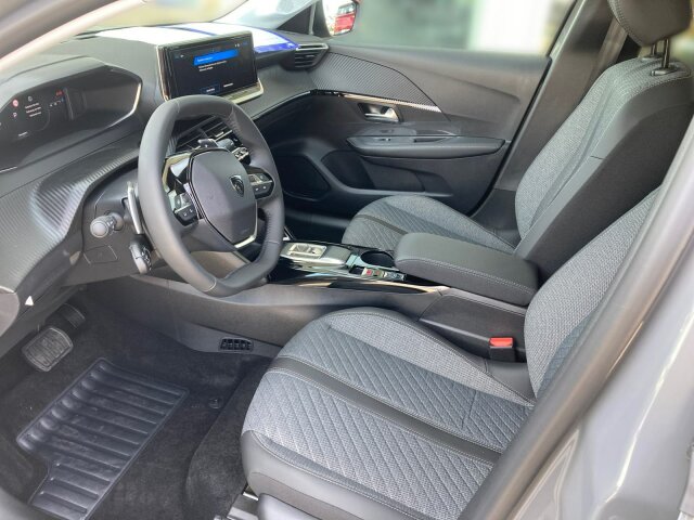 Peugeot 208 Allure 110 +Navi+180°Kamera+SHZ+ Peugeot 208 Allure 110 +Navi+180°Kamera+SHZ+