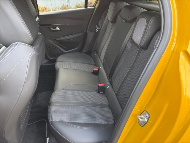 Peugeot e208 136 GT+ Navi+11 KW+ACC+Keyless Plus+SHZ+ Peugeot e208 136 GT+ Navi+11 KW+ACC+Keyless Plus+SHZ+